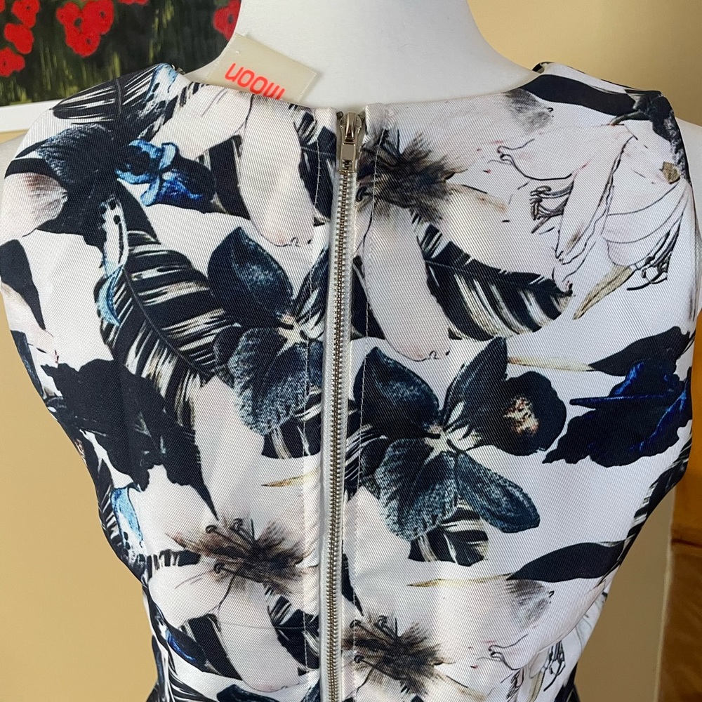 Floral Sleeveless Dress - Picture 4 of 4